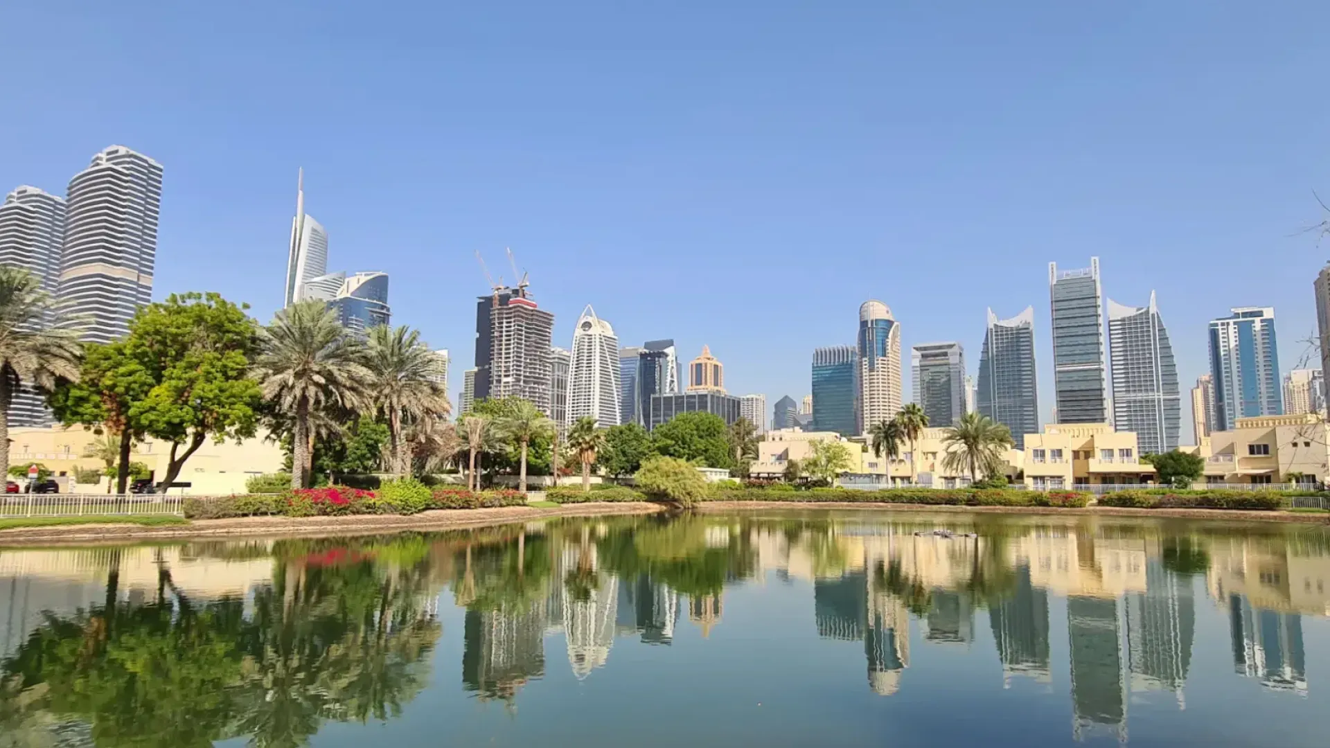 Emirates Living